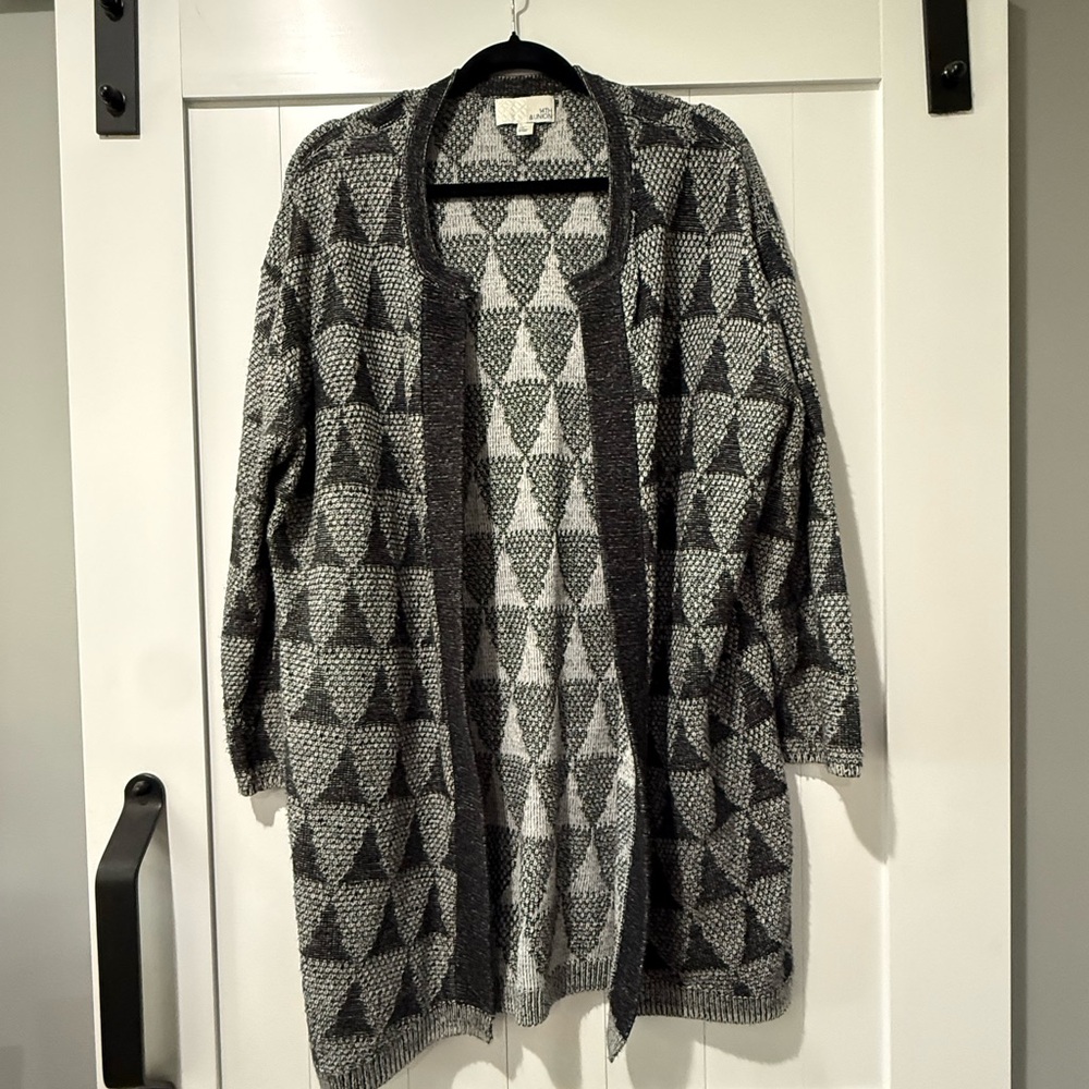 14th & Union Black and Gray Geometric Cardigan